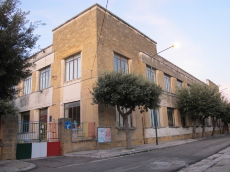 Alimenti e cucine in regola, ma la mensa resta ancora chiusa