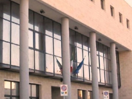 L'assessore Sportelli lascia e l'opposizione grida alla crisi