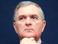 Vincenzo D’Anna: "Sanare una ingiustizia storica. Destinare borse di specializzazione anche ai biologi, ovvero ai non medici"