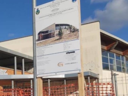 Surbo, avviato cantiere per l'efficientamento energetico del Palazzetto dello Sport