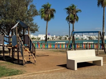 Porto Cesareo, installate nuove panchine