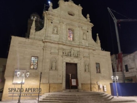Dopo lultimazione del tetto in legno, la Chiesa Madre  pronta ad accogliere nuovamente i fedeli