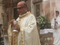 Don Carmine Canoci festeggia i 40 anni di sacerdozio
