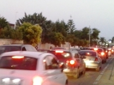 Traffico caos a Torre Lapillo, servono bretelle di collegamento sulla strada dei lidi