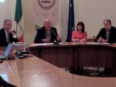 "Tasse sotto controllo e più servizi"