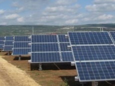 Sindaci e imprenditori vitivinicoli stringono un patto anti-fotovoltaico