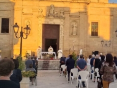 "Sguardi che si incrociano, cuori che battono all’unisono… ed è subito festa"