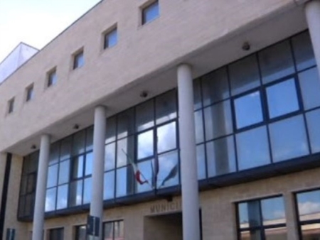 Surbo, comizi e scintille. È caccia all’ultimo voto